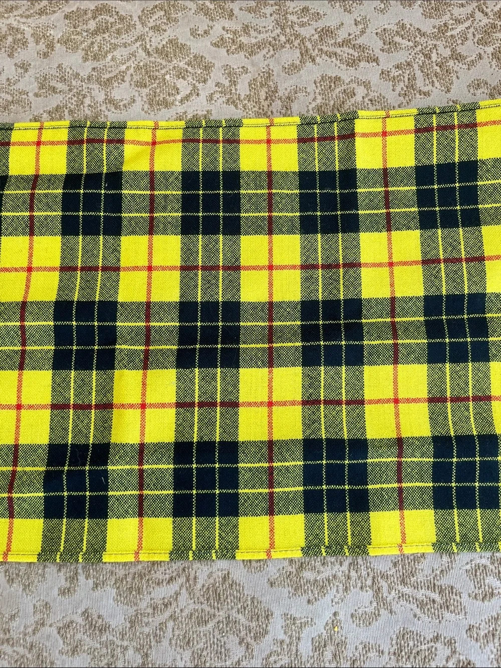 NWT Ingles Buchan Tartan Scarf 100% pure new wool, made in Scotland Yellow